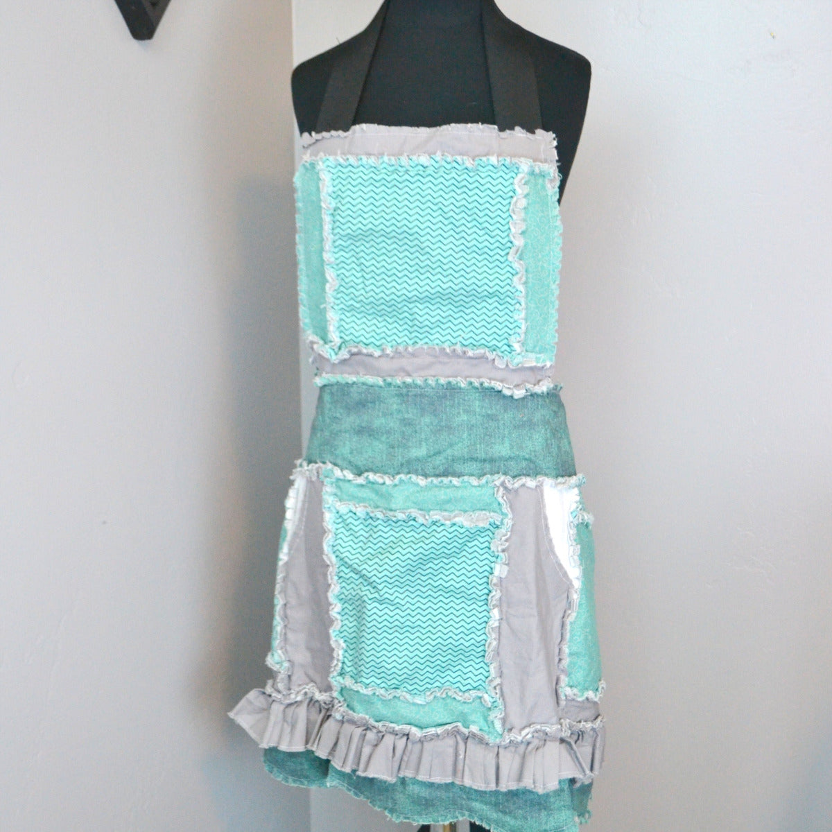 Apron Pattern for Women - A Vision to Remember