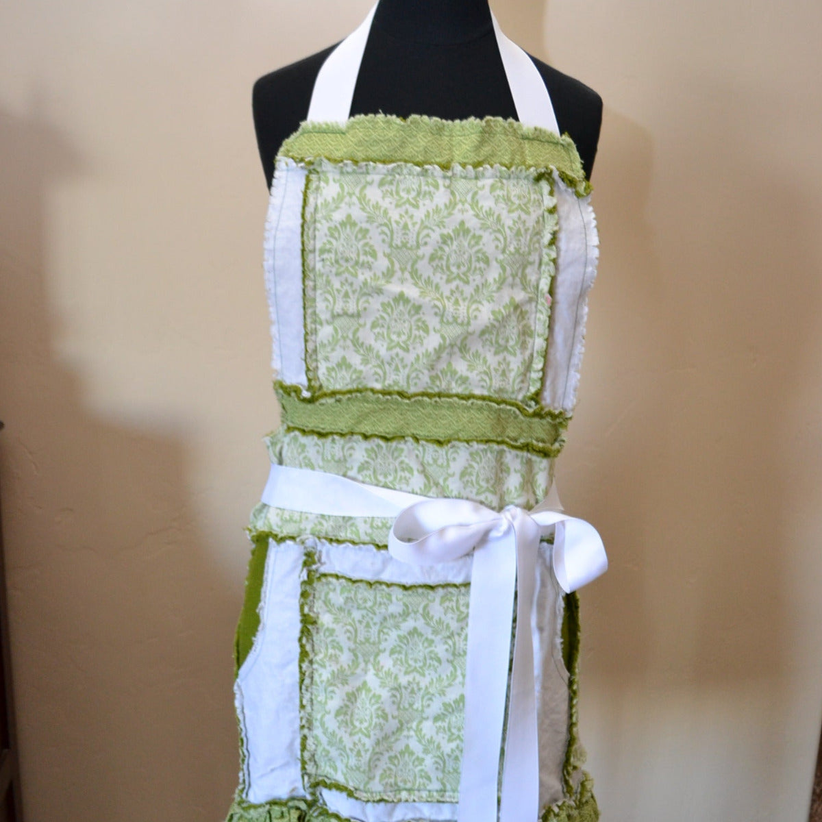 Apron Pattern for Women - A Vision to Remember
