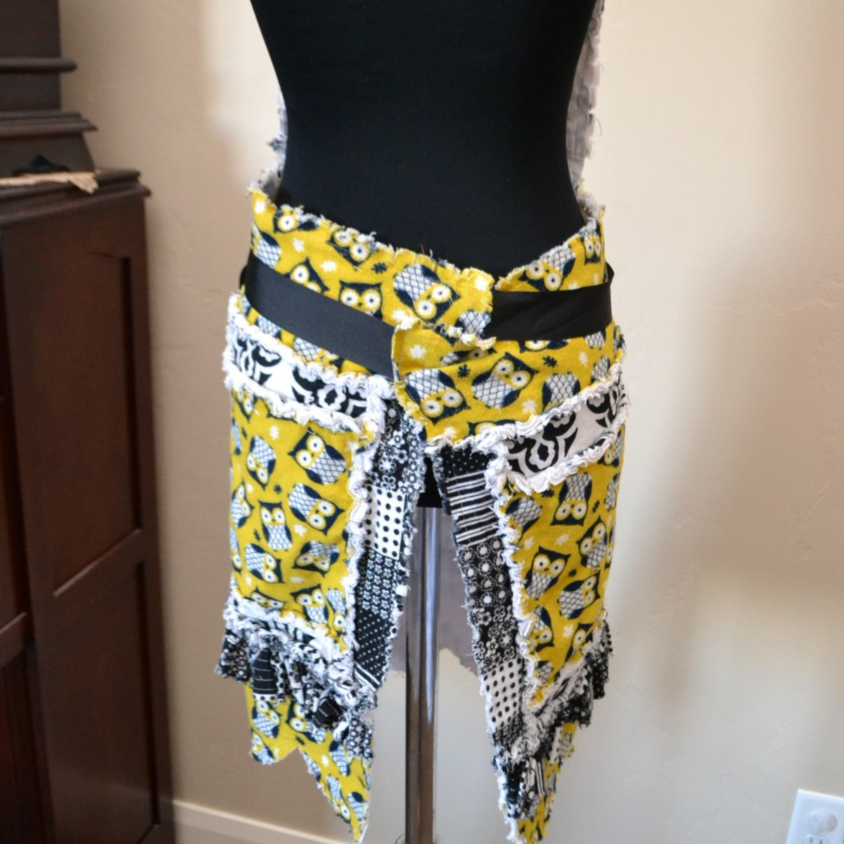 Apron Pattern for Women - A Vision to Remember